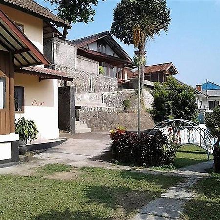 Villa Tunas Alam Mutiara Puncak Exterior foto
